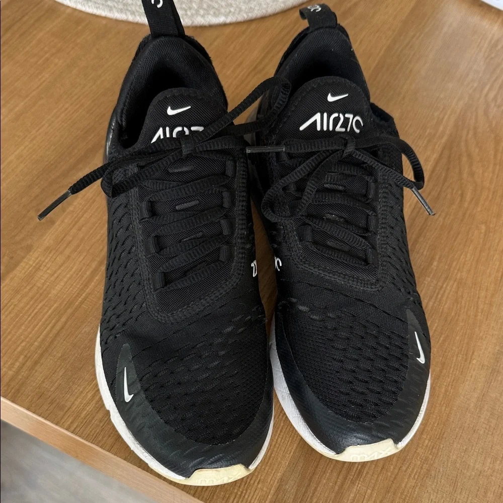 Nike Air270 women’s Black Athletic Sneakers - Picture 1 of 5